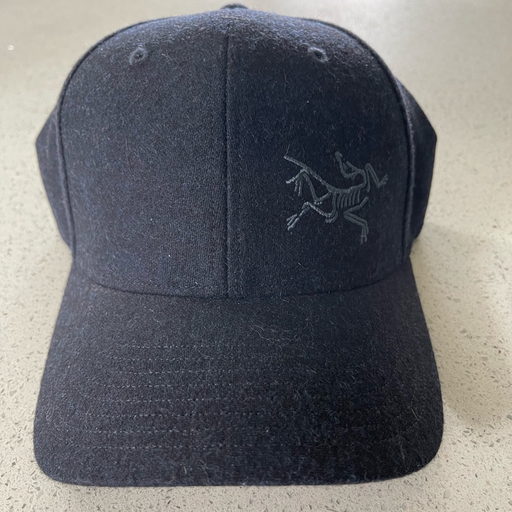 Arc’teryx wool flex fit ball cap